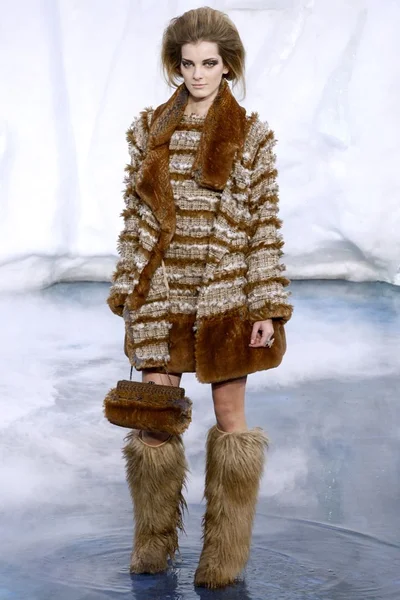 Look 4